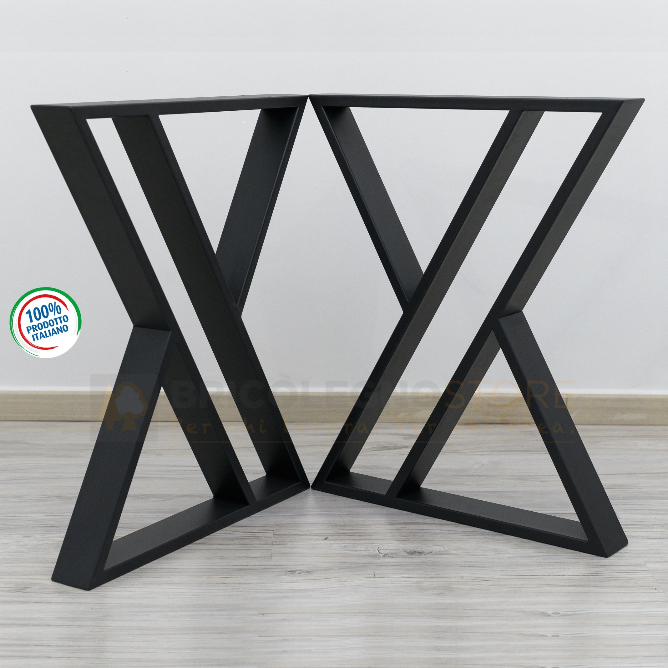 Tavolo in legno con gambe trasparenti in plexiglass Aire XLAB Design