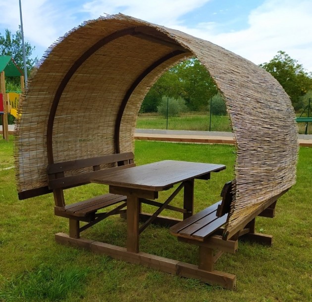 Tavolo Da Giardino Con Panche E Copertura Mod. BOTTE