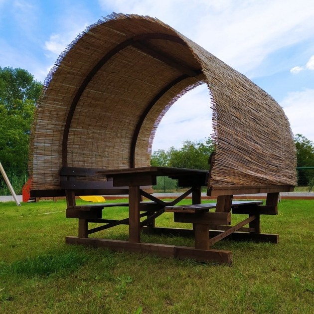 Tavolo Da Giardino Con Panche E Copertura Mod. BOTTE