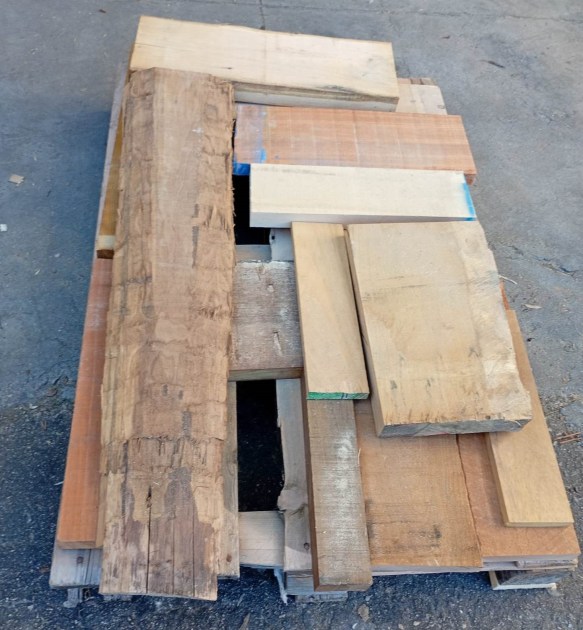 bancale-tavole-legno-massello-varie-essenze-cod-10-03
