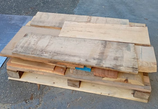 bancale-tavole-legno-massello-varie-essenze-cod-10-06
