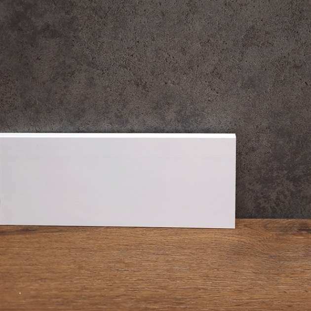 Battiscopa profilo Quadro in Legno Massello di Ayous Laccato Bianco al metro