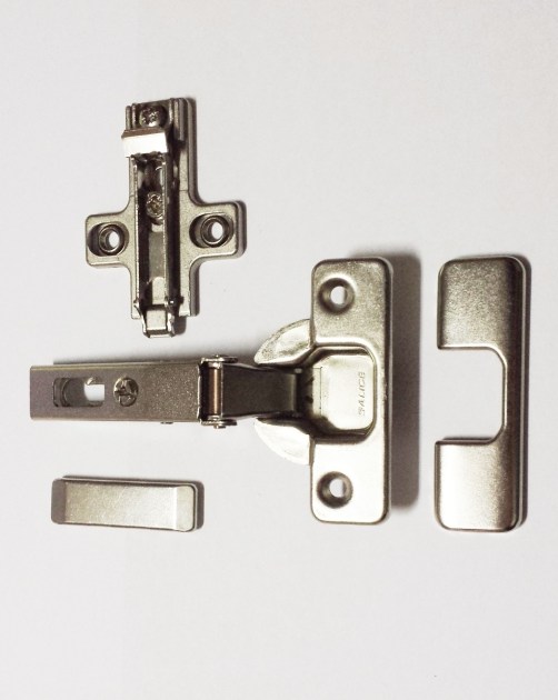 cerniera-salice-con-basetta-clip-dopia-regolazione-copriala-copricerniera