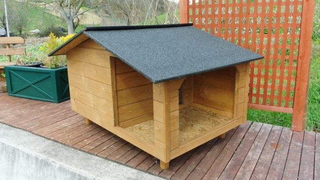 Cuccia in Legno per Cani mod. Cesar con Davanzale