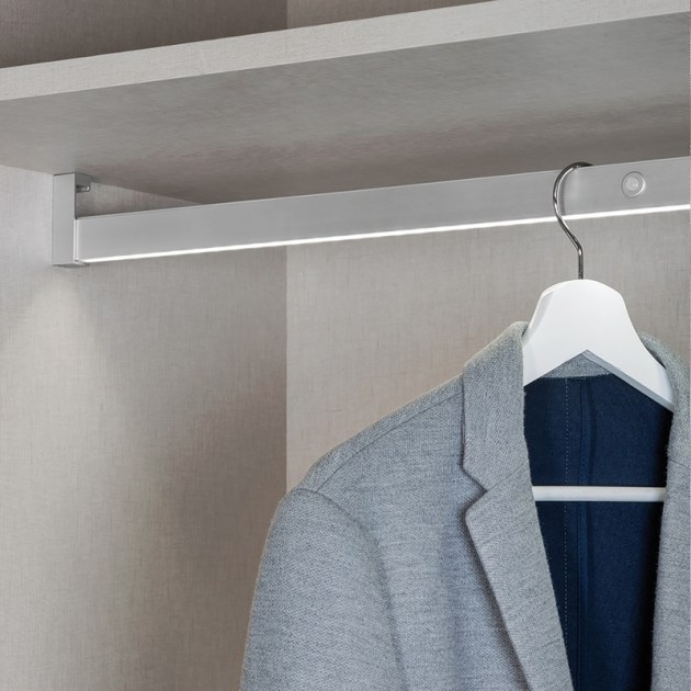 Emuca Barra appendiabili per armadi Castor con luce LED, batteria rimovibile e sensore di movimento, 558, Anodizzato opaco