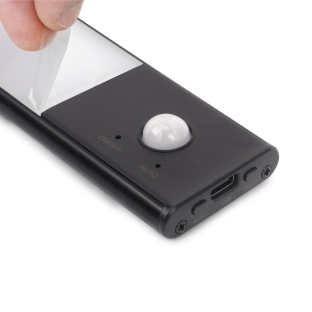 Emuca Applique LED Kaus Black ricaricabile via USB con sensore di movimento, 240mm, Verniciato nero