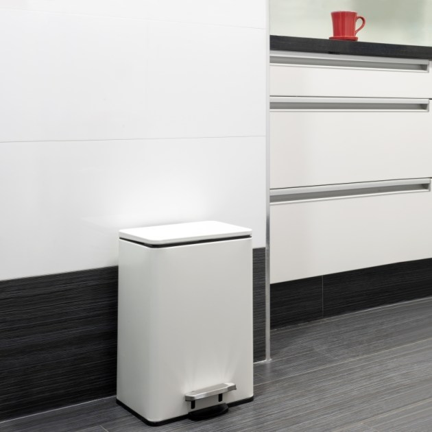 Emuca Pattumiera rettangolare esterna Recycle con apertura a pedale, verniciato bianco, alluminio
