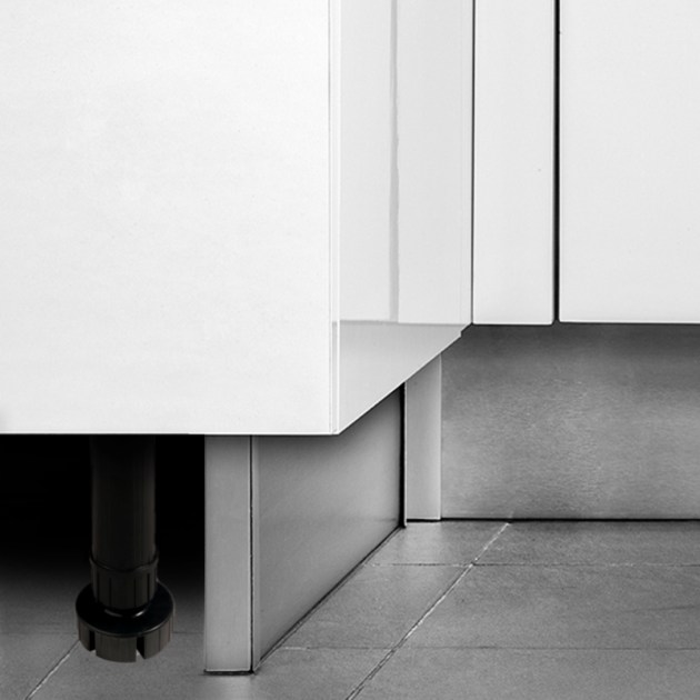 Emuca Piedino regolabile con base pre-assemblata per mobile, 148-165 mm, Plastica, Nero, 40 u.