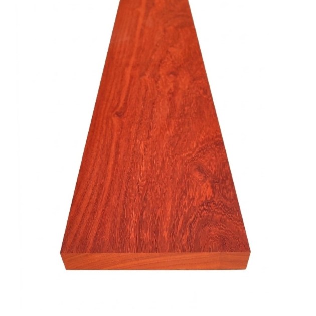 Tavola in legno di Padouk Refilato Piallato